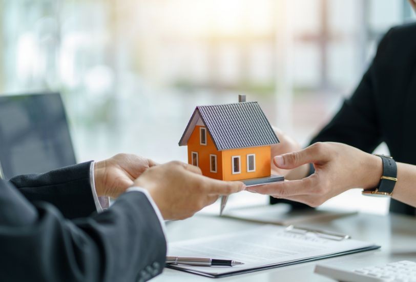 Cos'è e come funziona il mandato di agenzia immobiliare